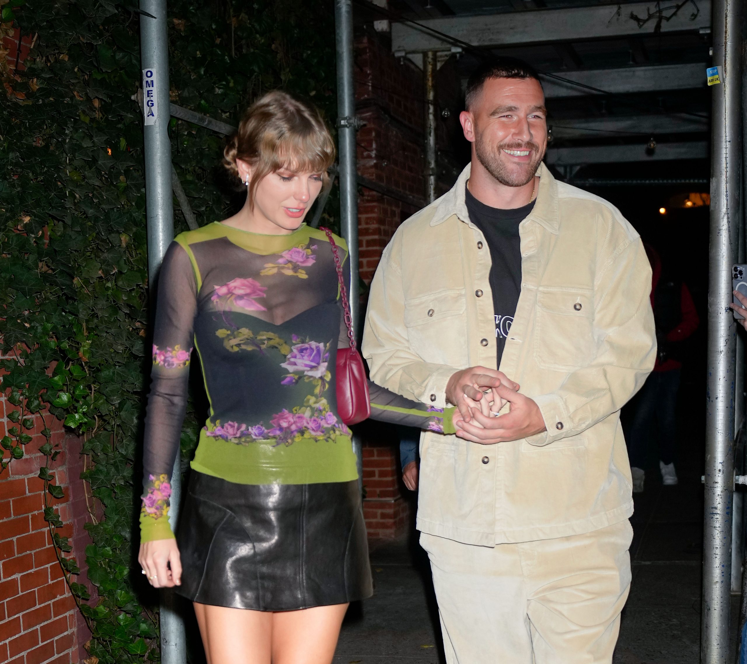 A psychologist told The U.S. Sun that if Taylor Swift (seen here with Travis Kelce on October 15) does not get his collecting passion, it might seem ridiculous for her