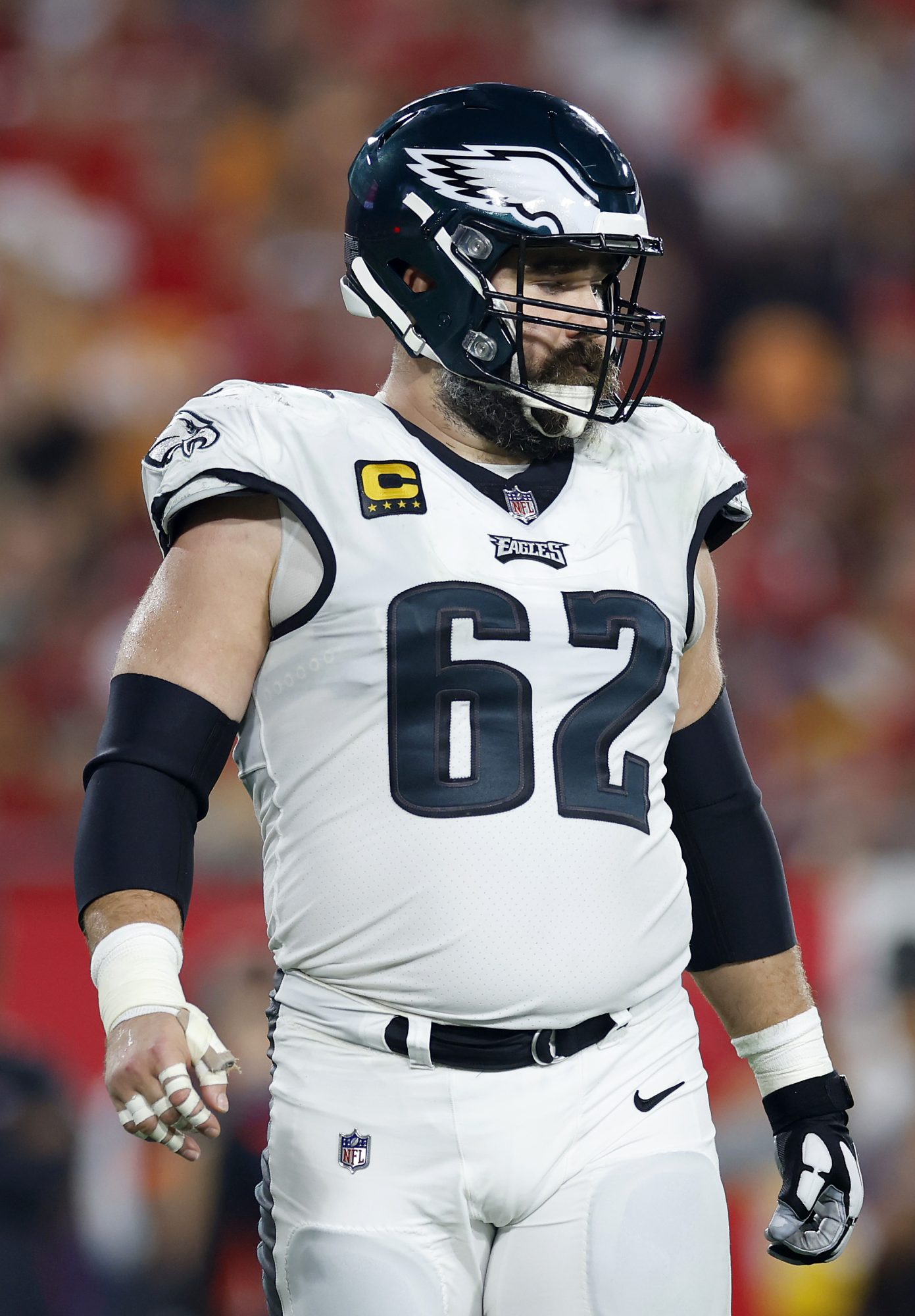 Jason Kelce on the field during the Eagles vs Buccaneers game.