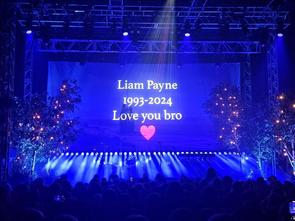 Zayn Malik concert tribute to Liam Payne