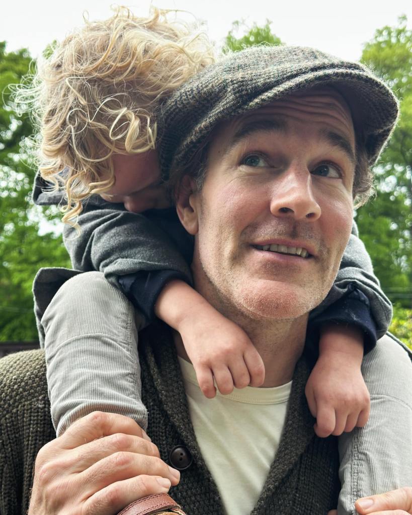 James Van Der Beek selfie with his child