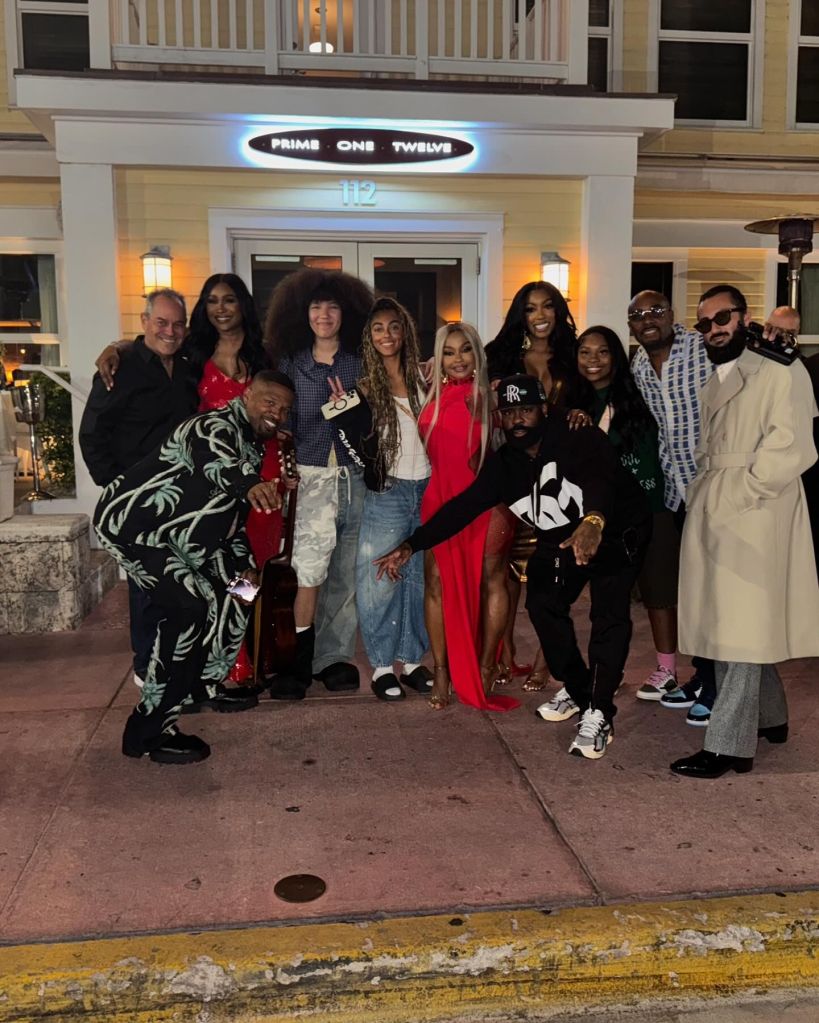 Jamie Foxx with "Real Housewives of Atlanta" stars Phaedra Parks, Cynthia Bailey and Porsha Williams.