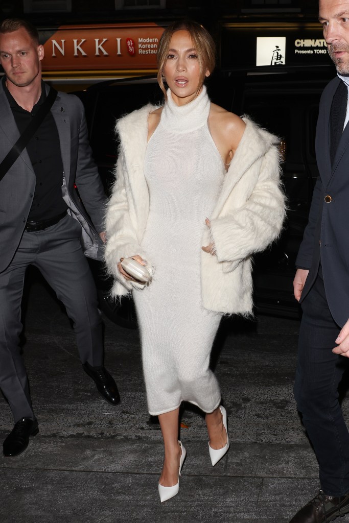 Jennifer Lopez arriving at "Unstoppable" premiere