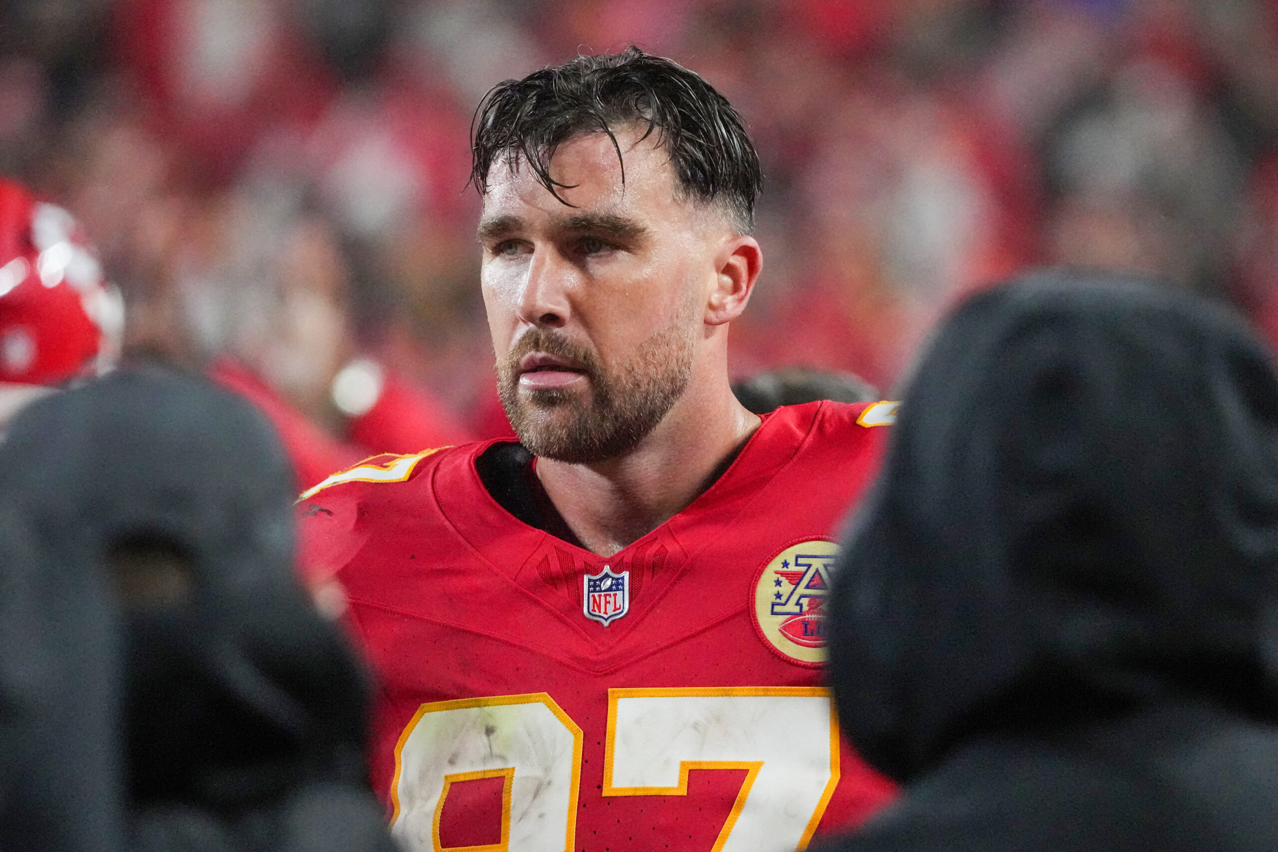 Travis Kelce playing football