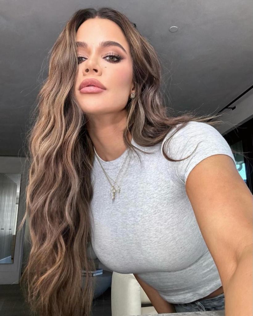 Khloe Kardashian selfie