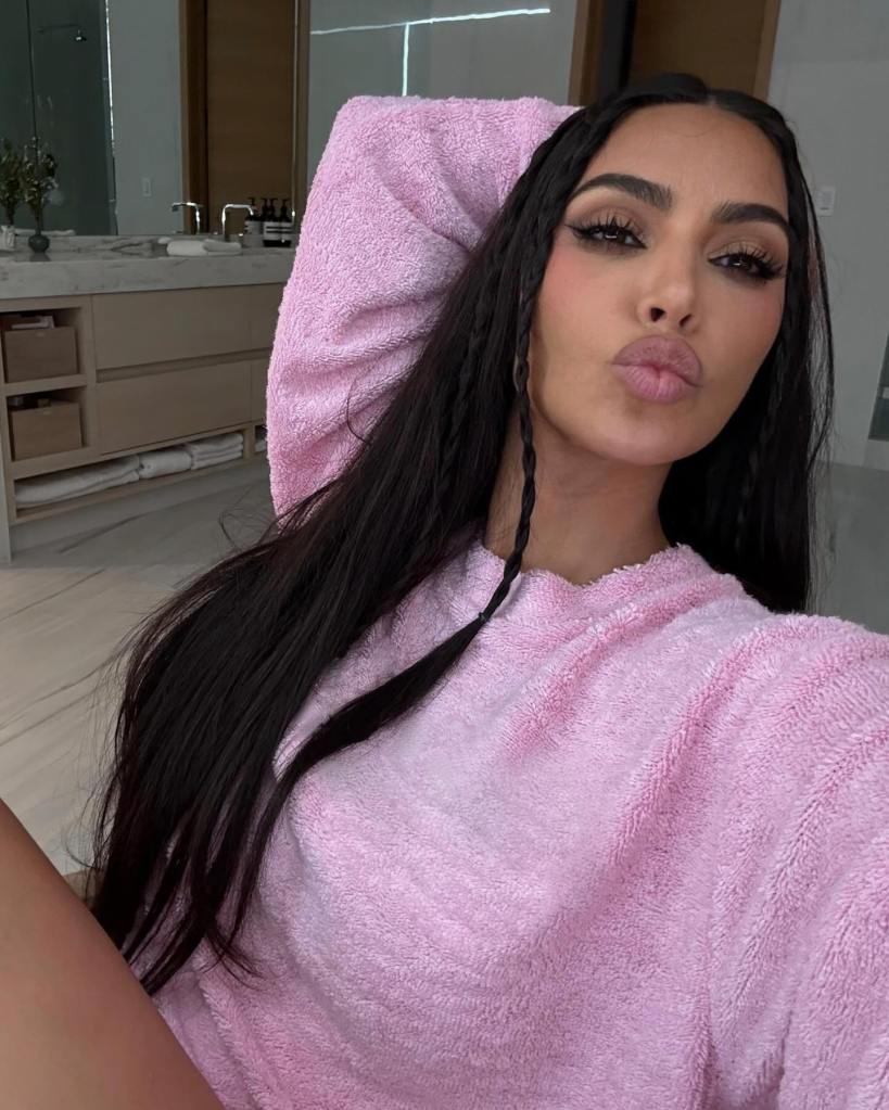 Kim Kardashian Instagram selfie