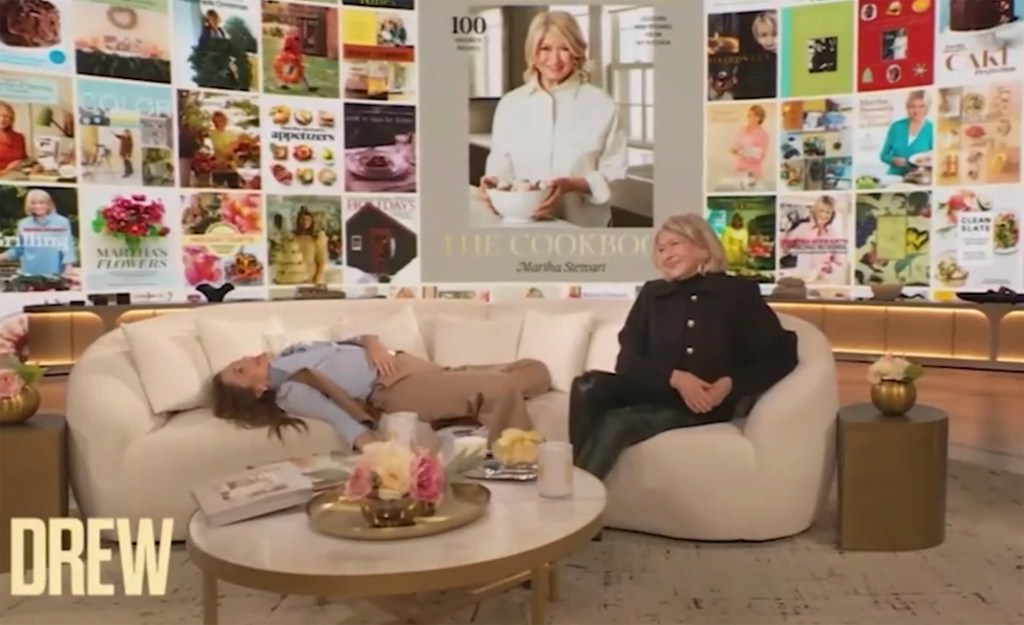 Martha Stewart pushes Drew Barrymore away during touchy talk show interview.