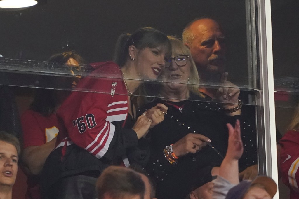 Taylor Swift with Travis Kelce's mom, Donna Kelce