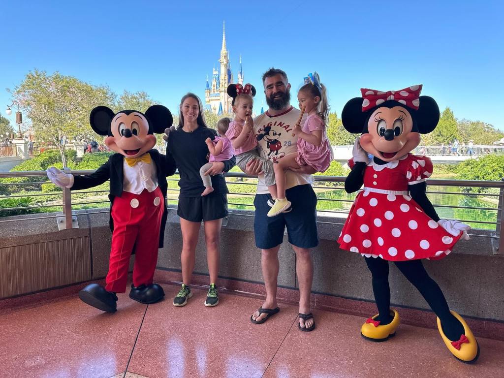 Kylie Kelce and Jason Kelce with their kids