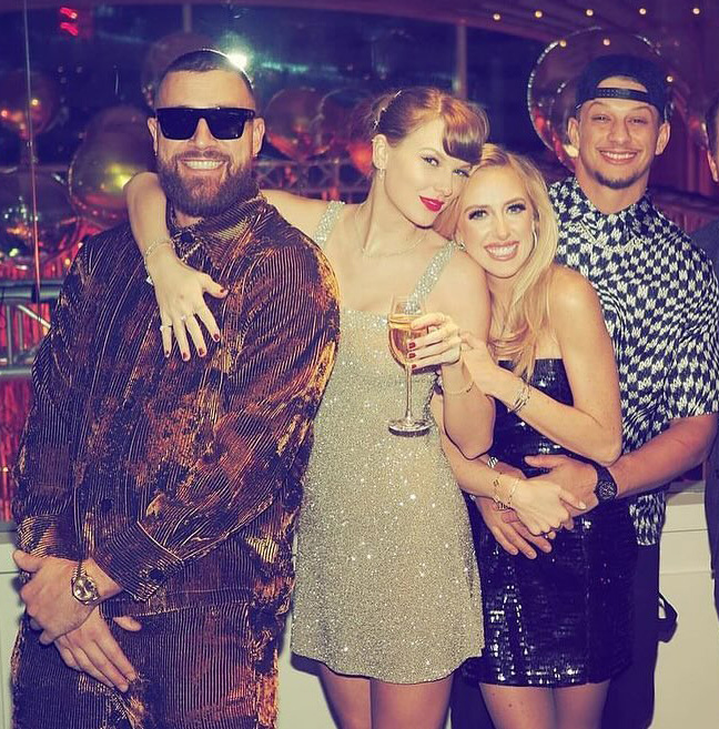 Travis Kelce, Taylor Swift, Brittany Mahomes and Patrick Mahomes posing together