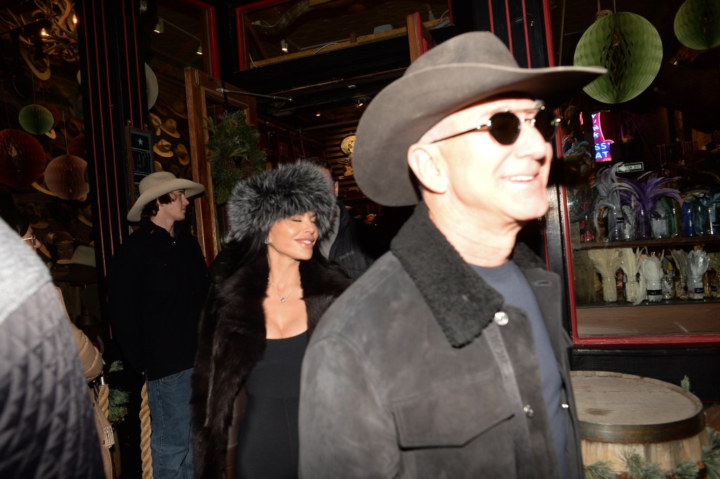 Jeff Bezos and Lauren Sánchez in Aspen