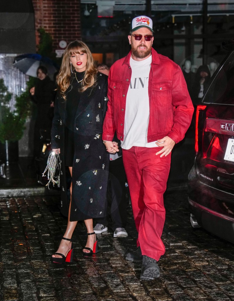 Taylor Swift and Travis Kelce head out for a date night in New York City.