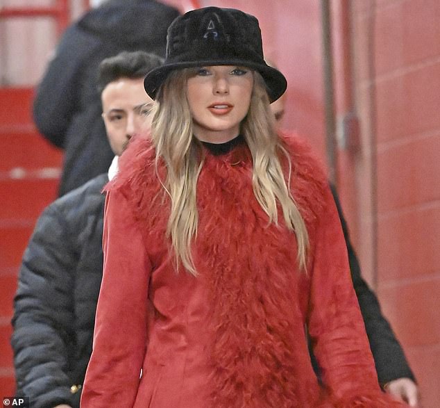 A Steelers fan wearing an insulting Taylor Swift T-shirt was thrown out of a bar Christmas Day