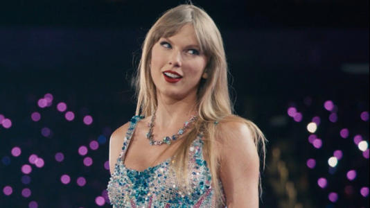  ‘It Was Such A Weird Place To Grow Up.’ Resurfaced Video Of Taylor Swift Talking About Pulling Praying Mantises Off Of Christmas Trees Growing Up Is Running Around Again, And I Had No Idea 