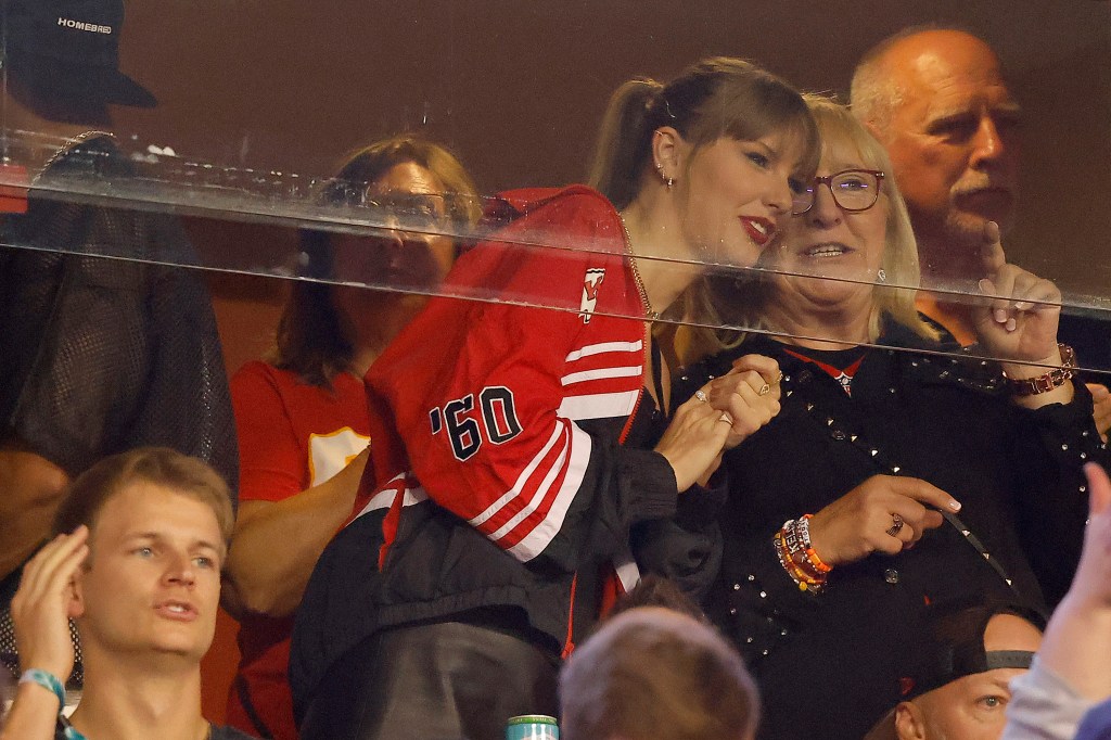 taylor swift and donna kelce