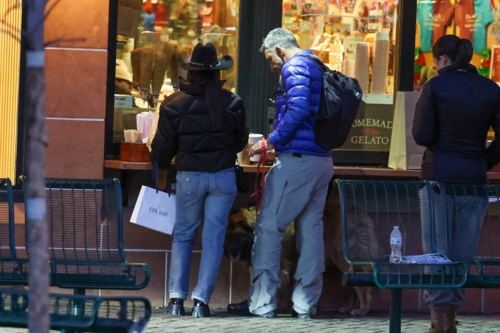 Kyle Richards and Mauricio Umansky grab coffee in Aspen, Colo., on Saturday.