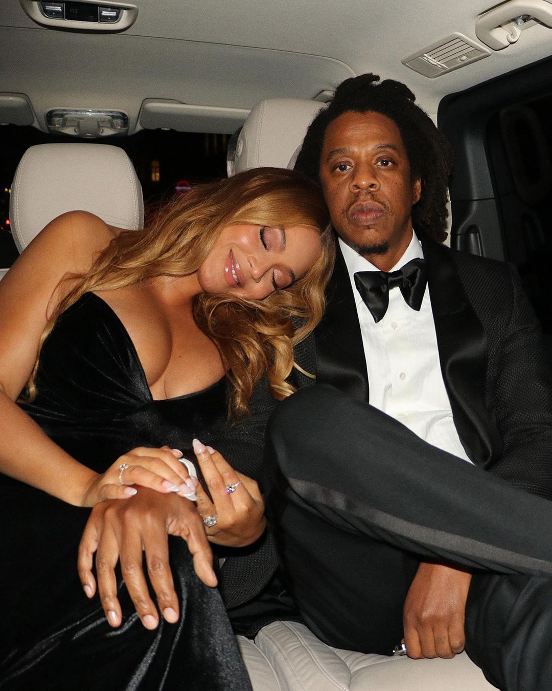 Beyoncé and Jay-Z in the car.