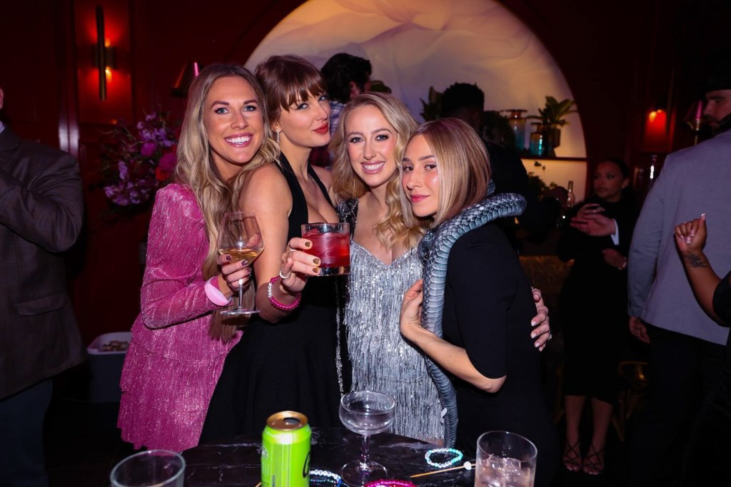 Lyndsay Bell, Taylor Swift, Brittany Mahomes and Ashley Avignone