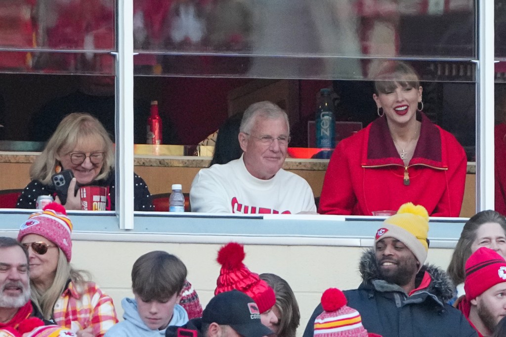 Taylor Swift and Scott Swift at November 2024 NFL game