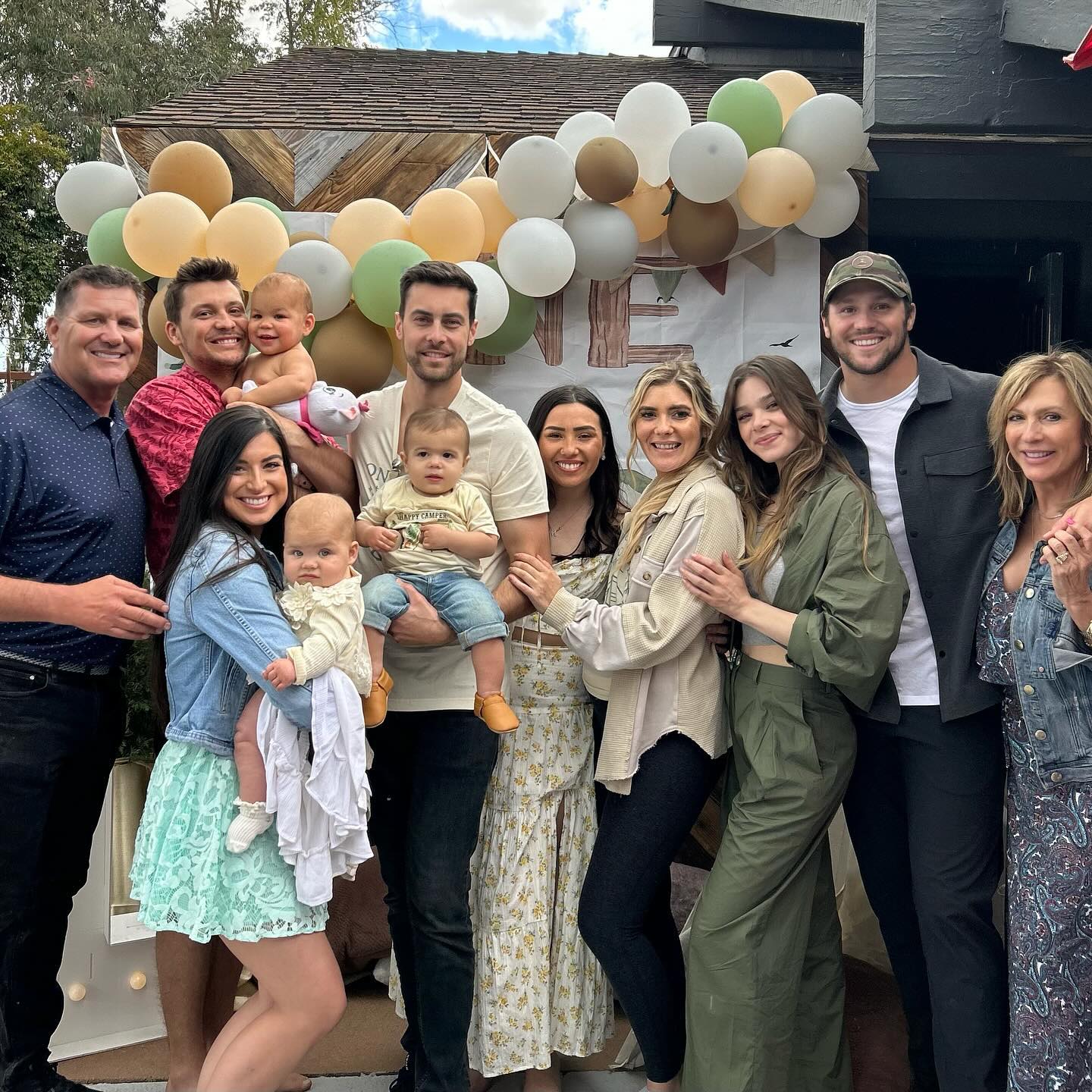 Hailee Steinfeld, Josh Allen and family posing for a picture in July 2024