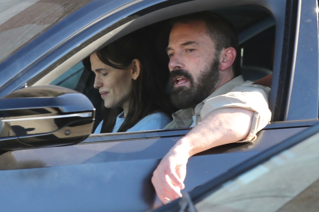 Ben Affleck and Jennifer Garner in the car