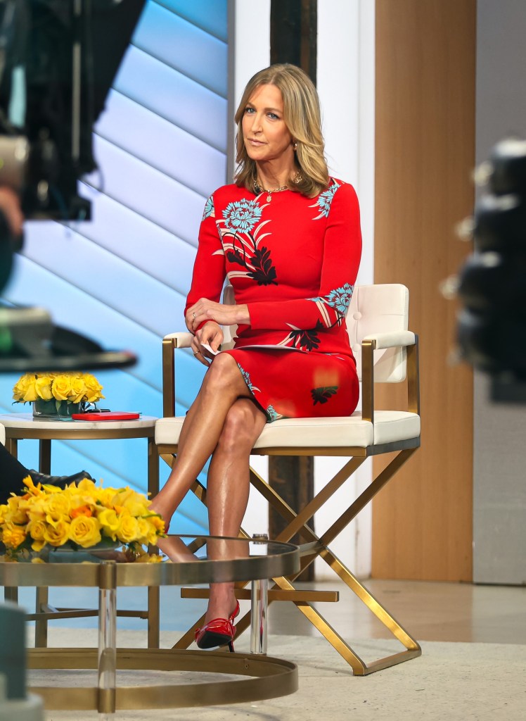 Lara Spencer sitting