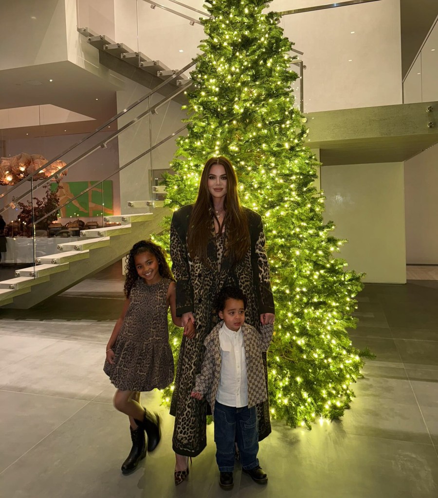 Khloé kardashian and her kids