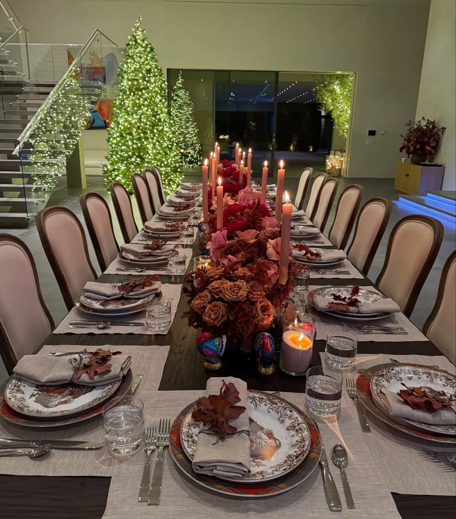 khloe kardashian thanksgiving table