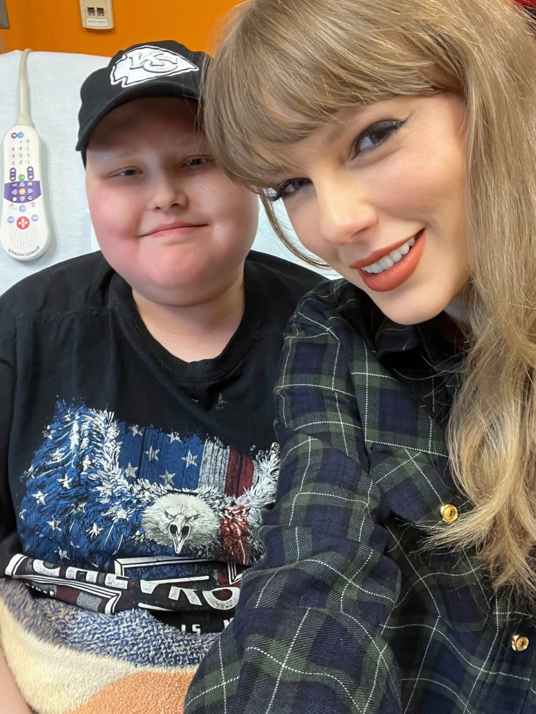 A photo of Taylor Swift fan