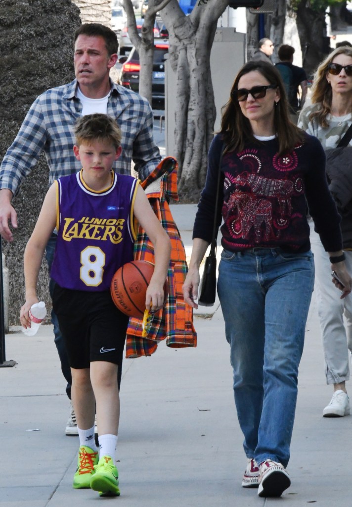 Ben Affleck, Jennifer Garner, and Samuel Affleck.