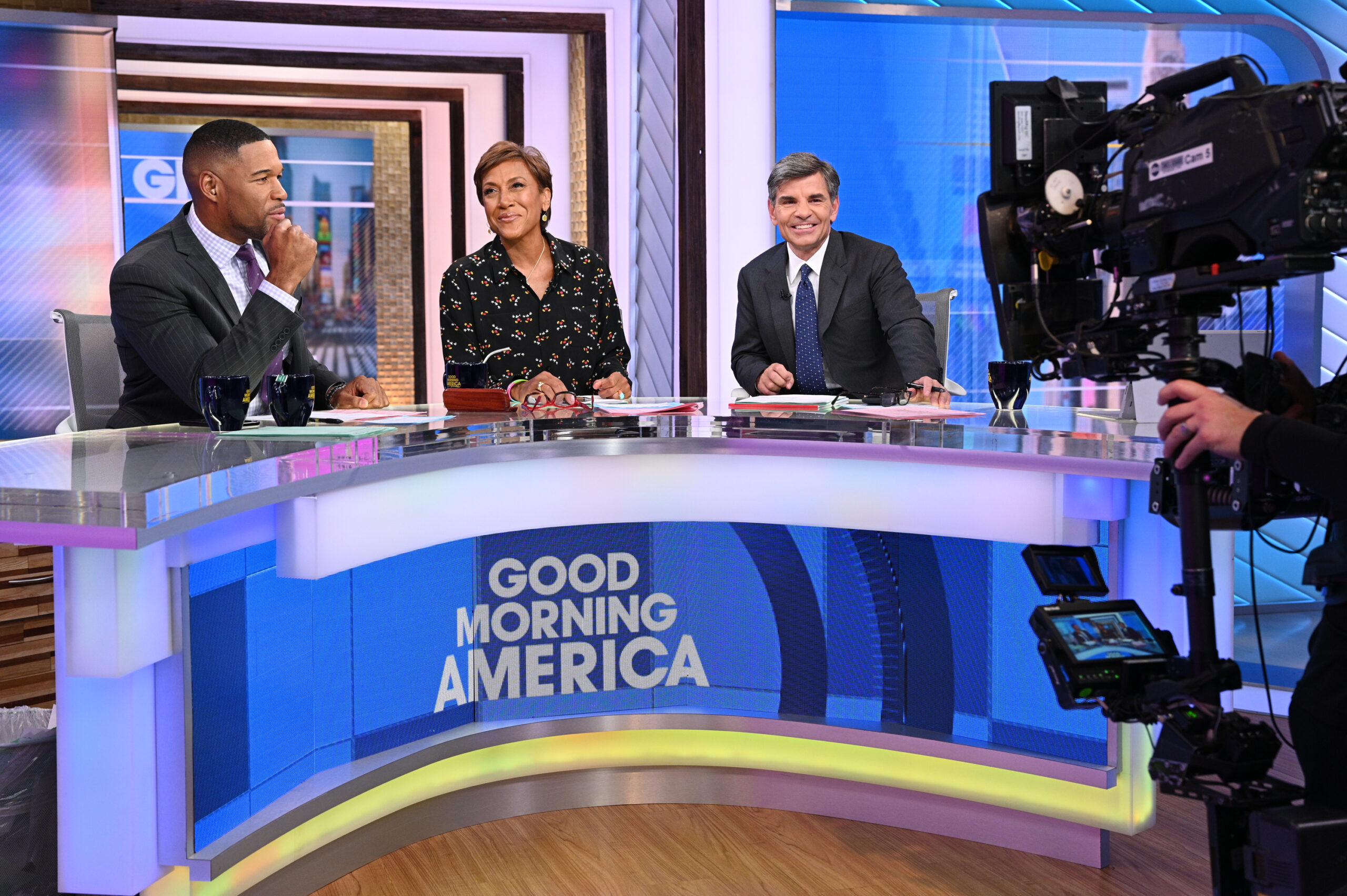 Michael Strahn, Robin Roberts George Stephanopoulos.