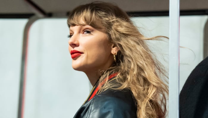 Taylor Swift fans are convinced of a mastermind plan behind Reputation re-release