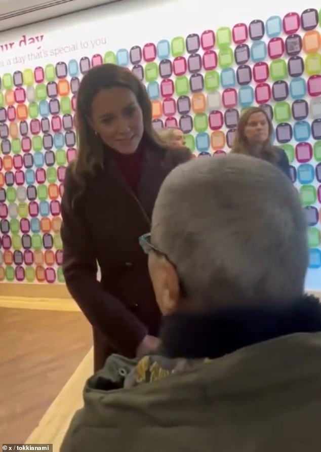 The touching moment was captured on camera and posted online, as Kate, 43, underwent her first solo visit in a year at the Royal Marsden Hospital in London