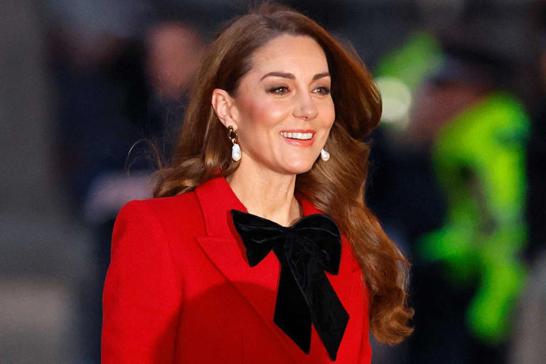 Max Mumby/Indigo/Getty Catherine, Princess of Wales attends the 'Together At Christmas' Carol Service at Westminster Abbey on Dec. 6, 2024 in London, England