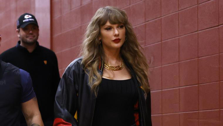 Is Taylor Swift at Chiefs vs. Bills today? Updates on if star is watching Travis Kelce in NFL playoffs