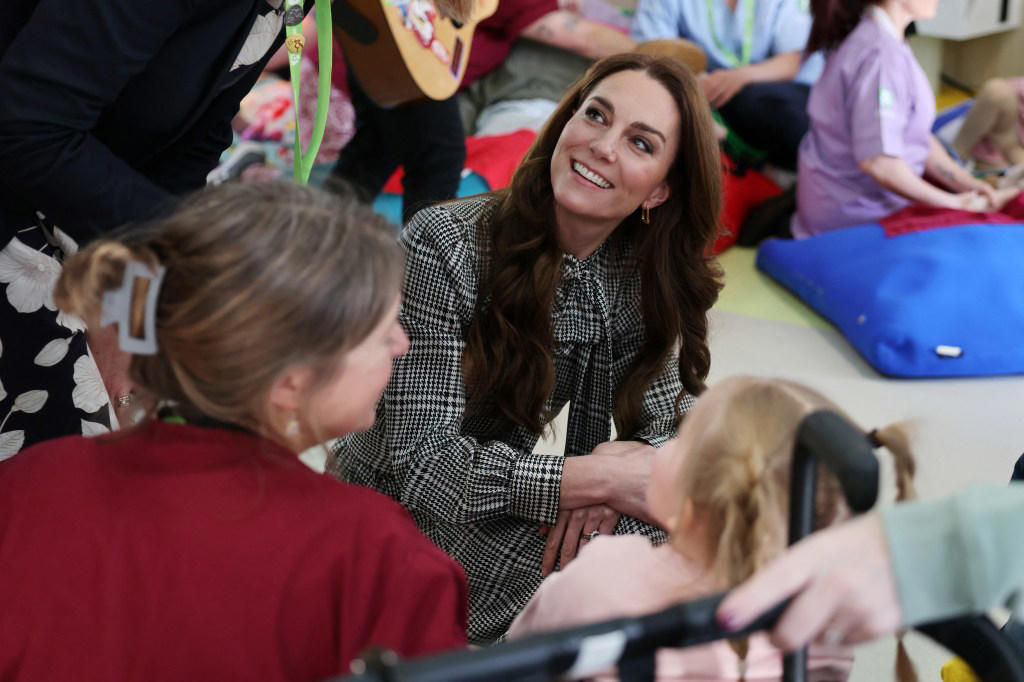 The outing marked the second time this month that the royal has visited families at a medical facility. POOL/AFP via Getty Images