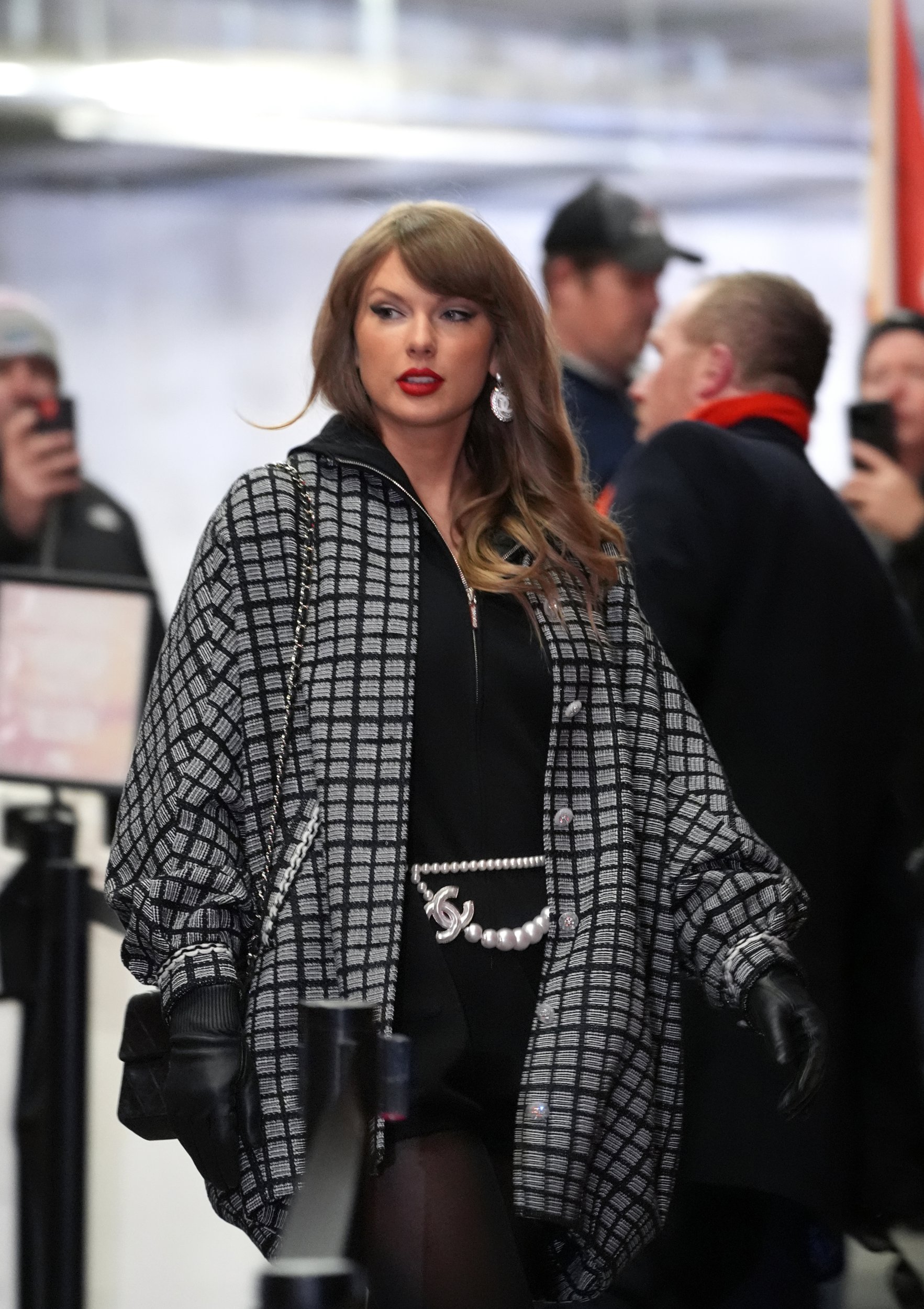 KANSAS CITY, MISSOURI - JANUARY 18: Taylor Swift arrives prior to the AFC Divisional Playoff game between the Houston Texans and Kansas City Chiefs at GEHA Field at Arrowhead Stadium on January 18, 2025 in Kansas City, Missouri. (Photo by Perry Knotts/Getty Images)