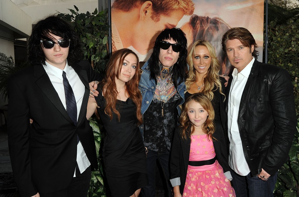 Braison Cyrus, Brandi Cyrus, Trace Cyrus, Tish Cyrus, Noah Cyrus and Billy Ray Cyrus