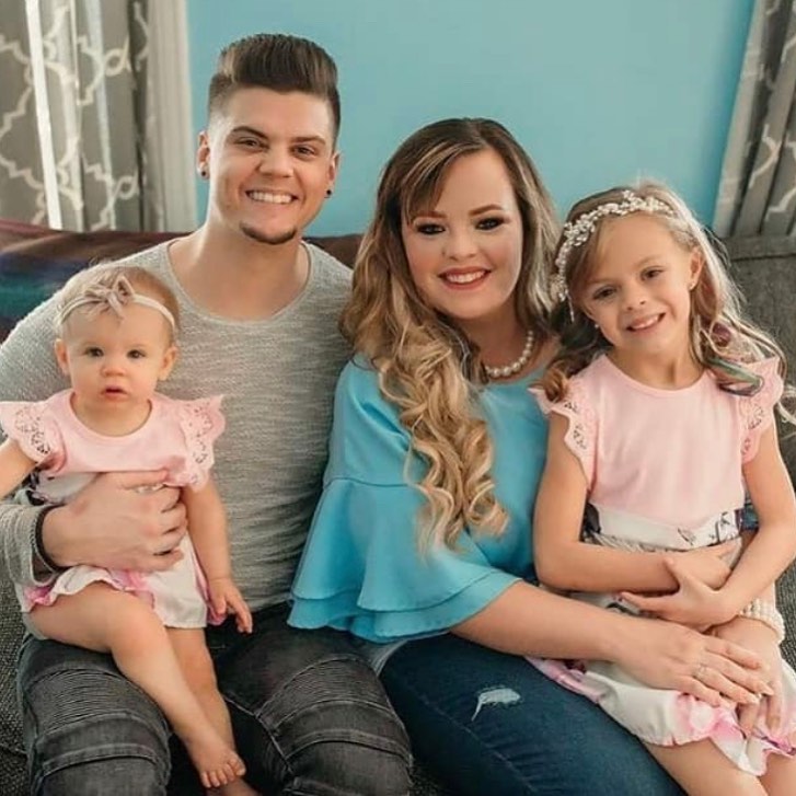 Tyler Baltierra and Catelynn Lowell posing with their kids