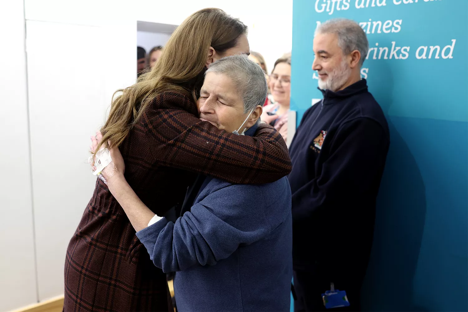 Catherine, Princess of Wales hugs Rebecca Mendelhson during a visit to The Royal Marsden Hospital on January 14, 2025 in London, England. 