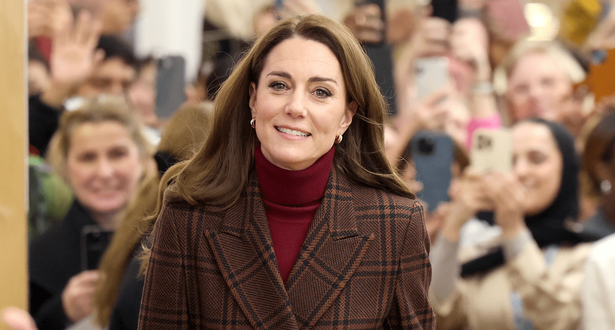 kate middleton walks through crowd in london