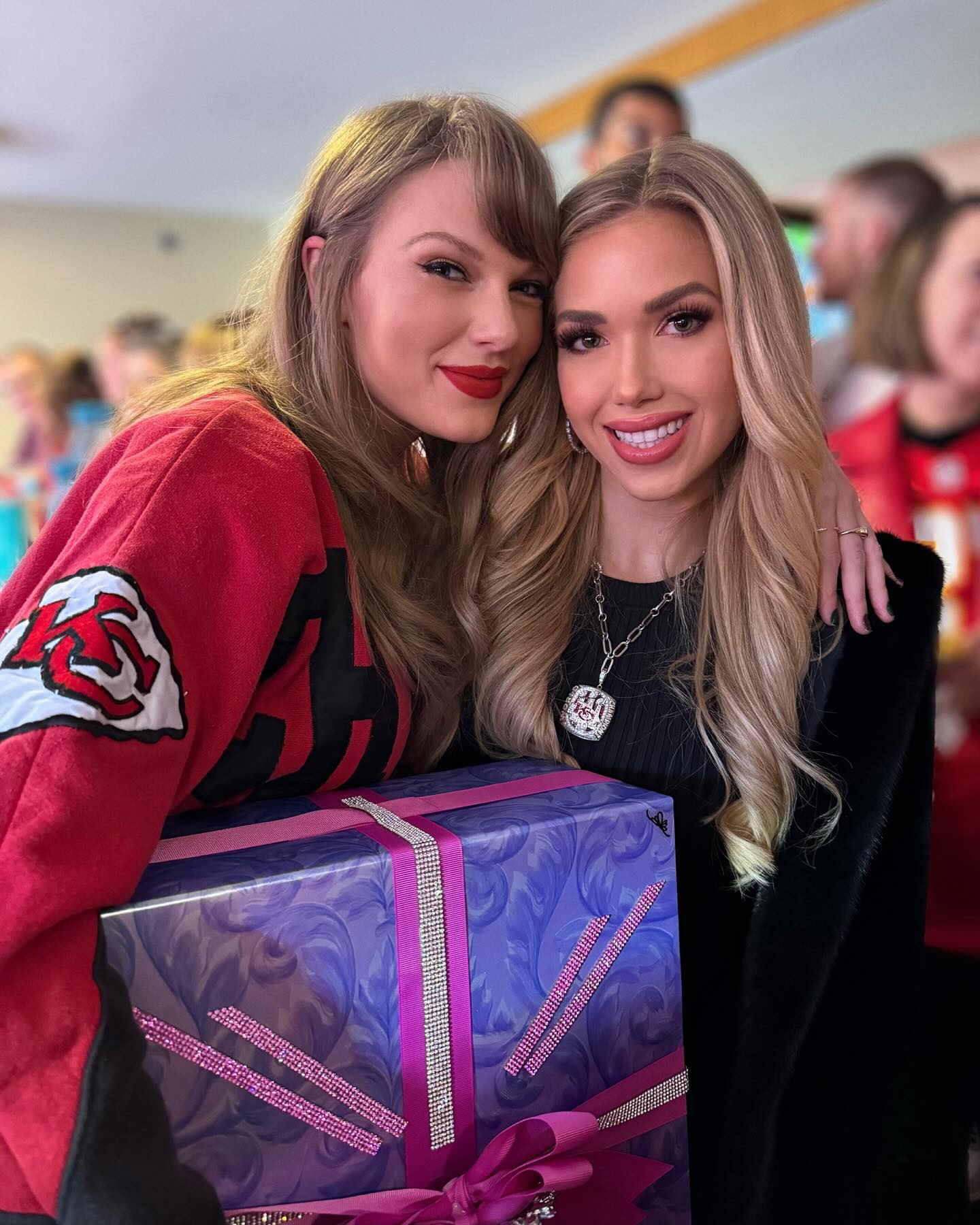 Chiefs Heiress Gracie Hunt and taylor swift