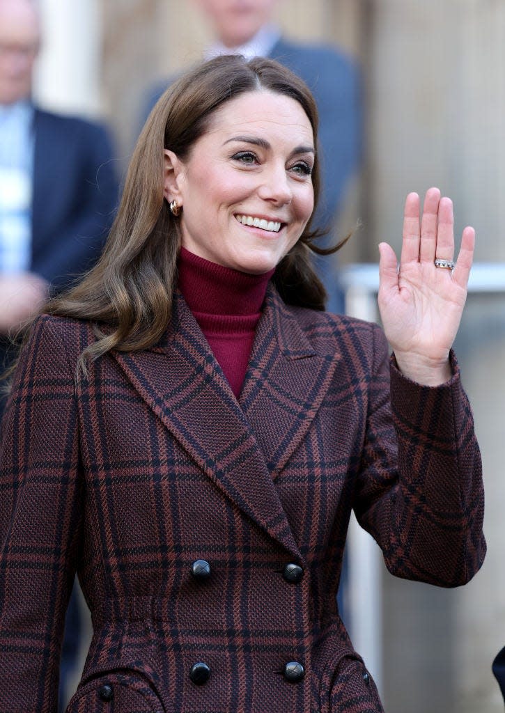 princess of wales waves to the public