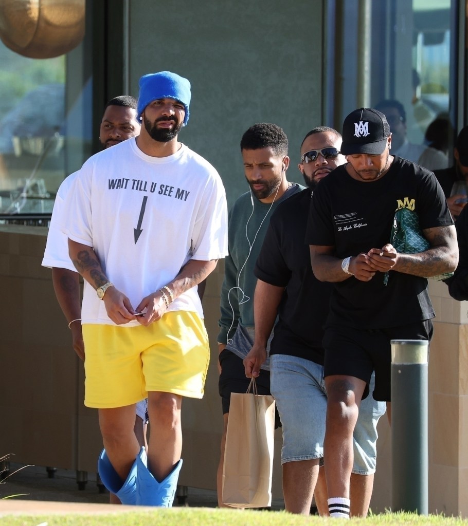 Drake was spotted leaving Gibney Restaurant in Cottesloe, Perth, Western Australia